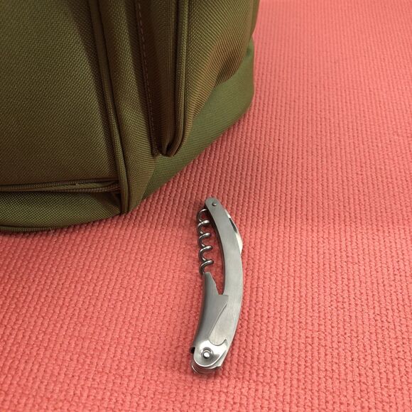 Picnic Time Meritage olive Green Two Bottle Wine Hiking Bag - Picture 4 of 10